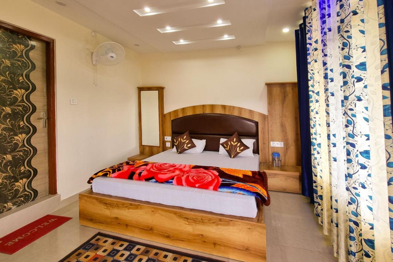 Mohan Home Stay Далхаузи Экстерьер фото