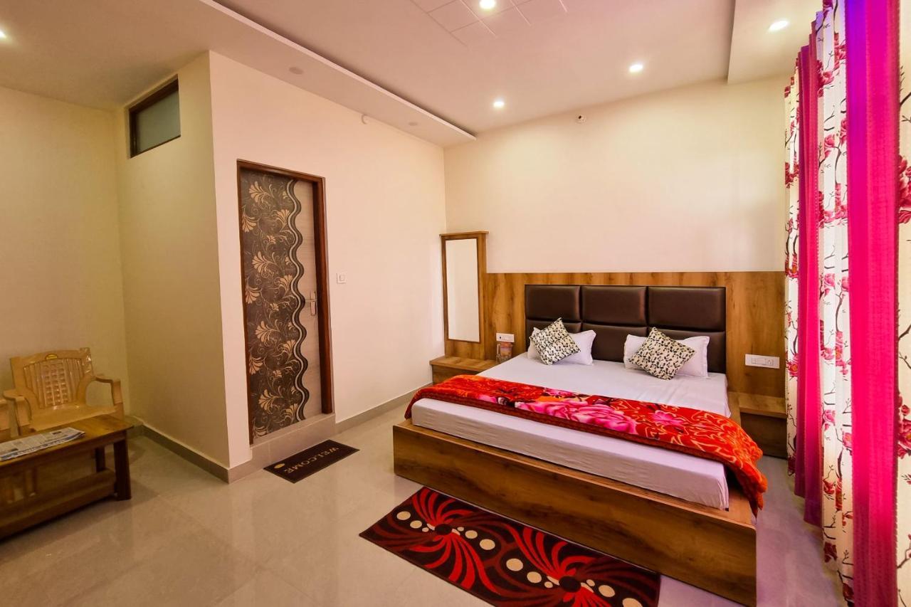 Mohan Home Stay Далхаузи Экстерьер фото