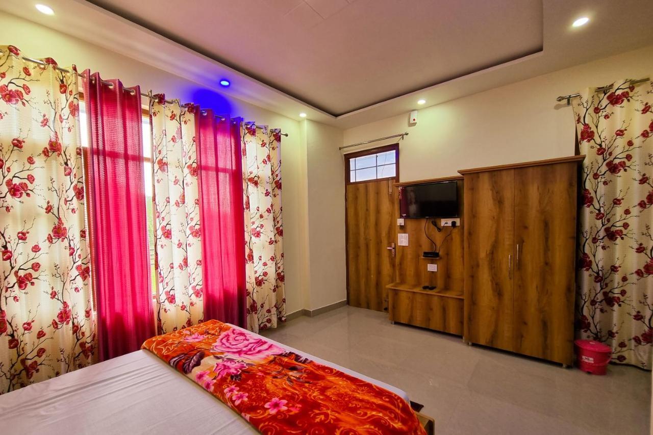 Mohan Home Stay Далхаузи Экстерьер фото