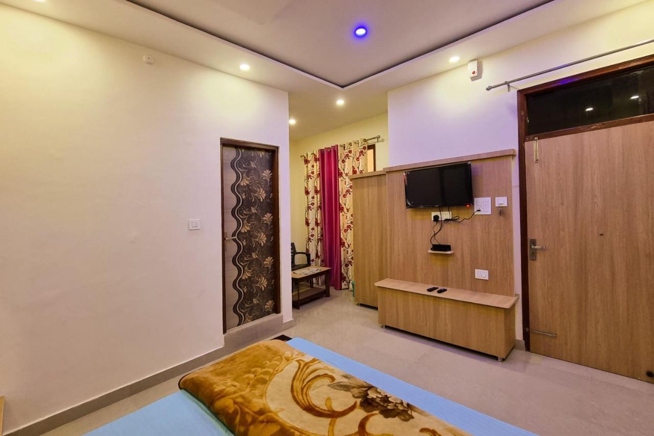 Mohan Home Stay Далхаузи Экстерьер фото