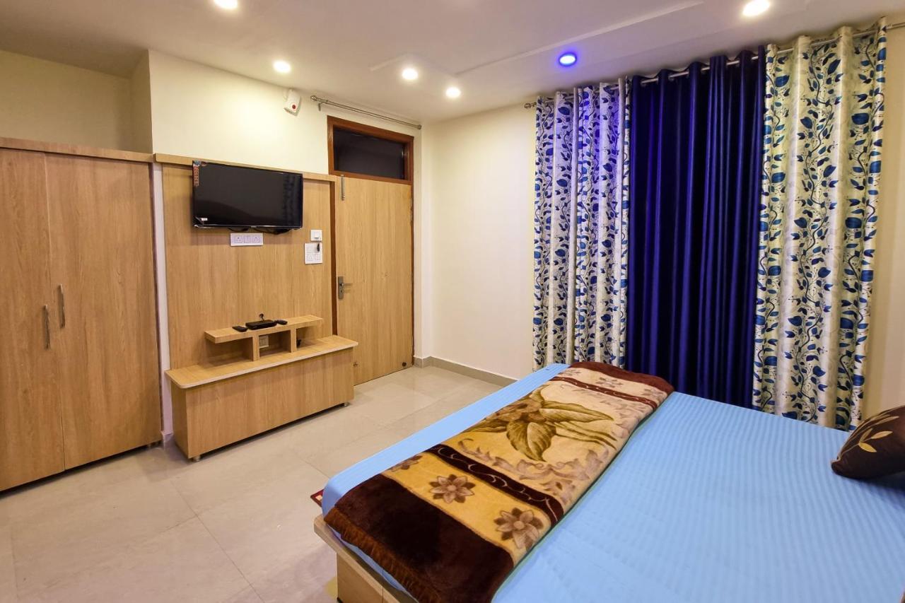 Mohan Home Stay Далхаузи Экстерьер фото