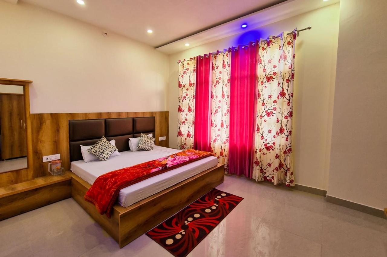 Mohan Home Stay Далхаузи Экстерьер фото