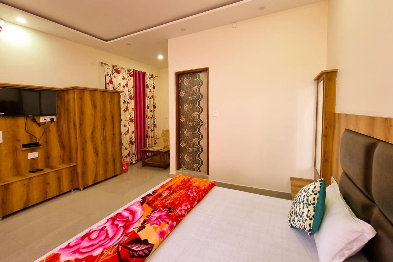 Mohan Home Stay Далхаузи Экстерьер фото