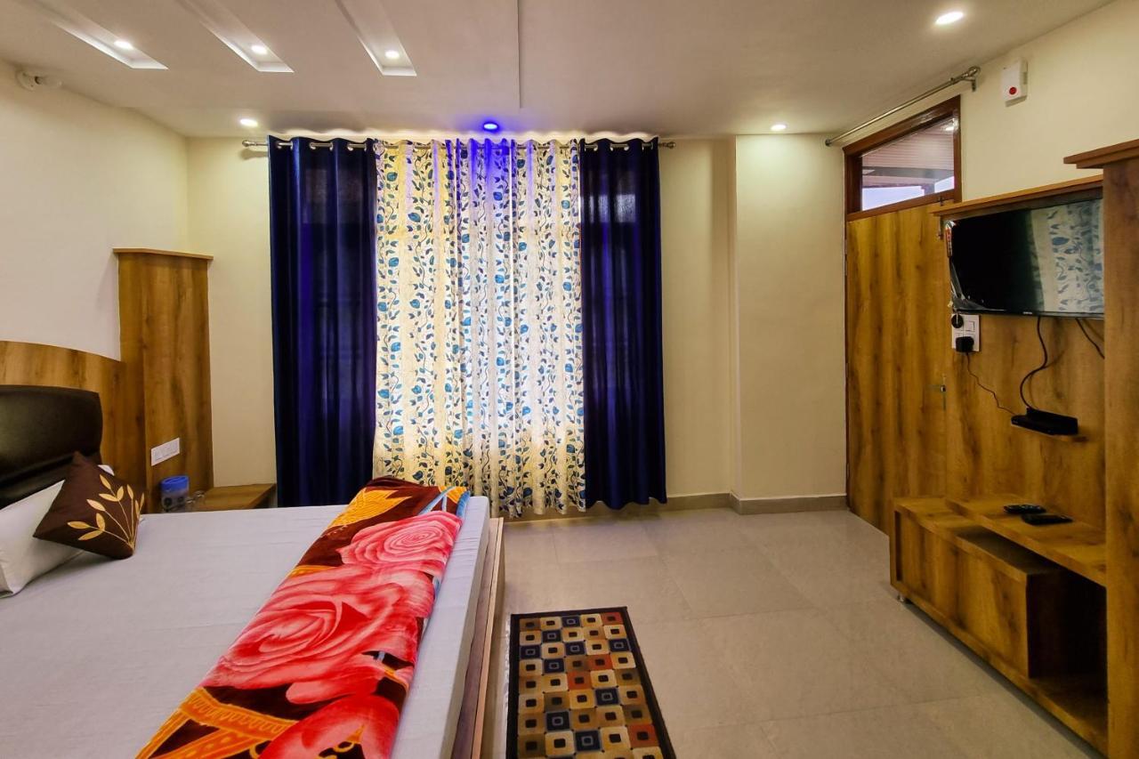 Mohan Home Stay Далхаузи Экстерьер фото