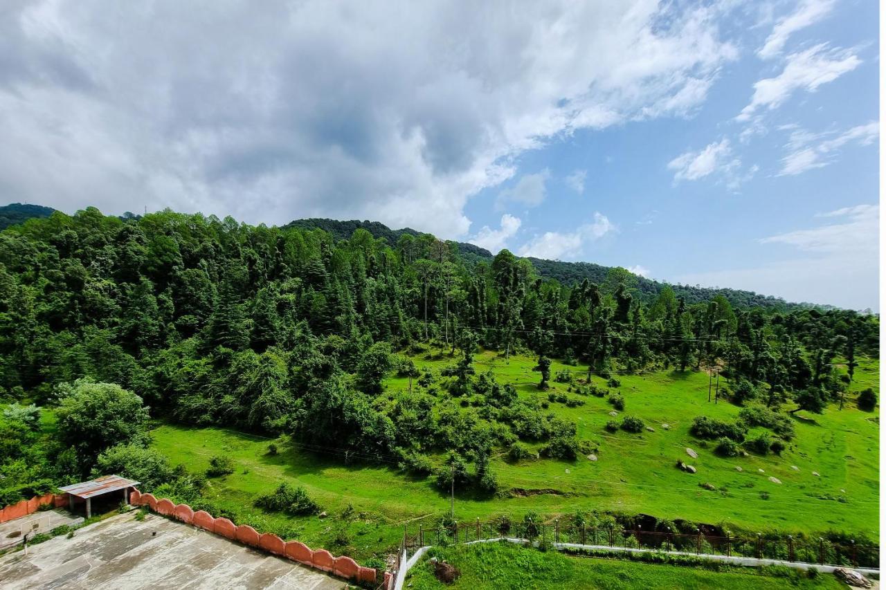 Mohan Home Stay Далхаузи Экстерьер фото
